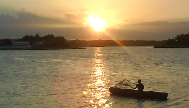 018 Flores Sunset Boatman 27th Feb 2011.jpg